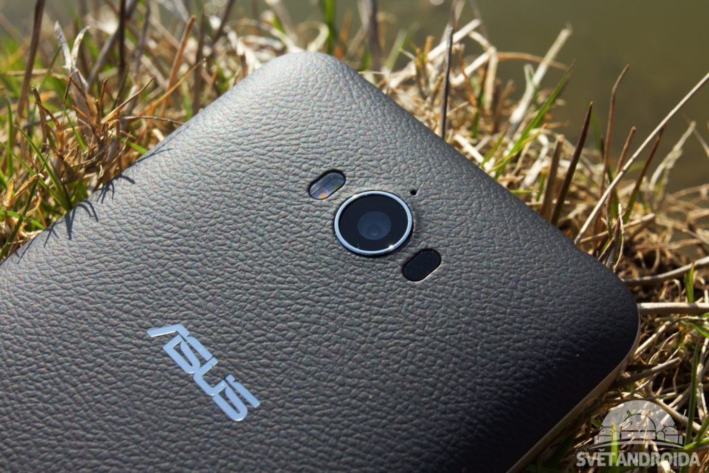 Asus Zenfone Max logo záda
