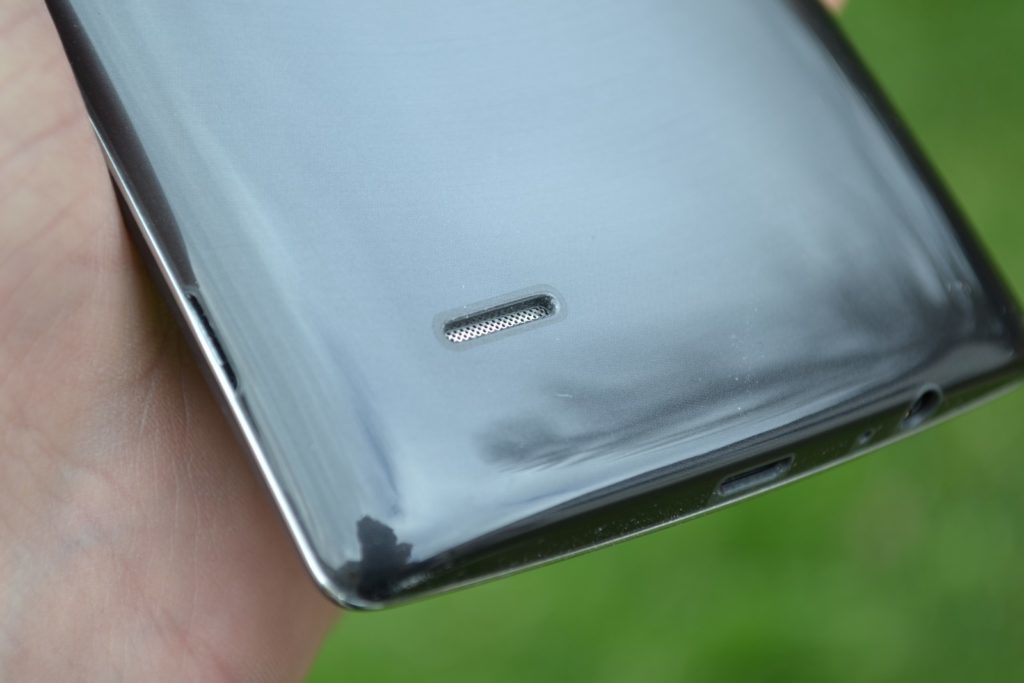 LG G Flex 2 hlasitý reproduktor 2