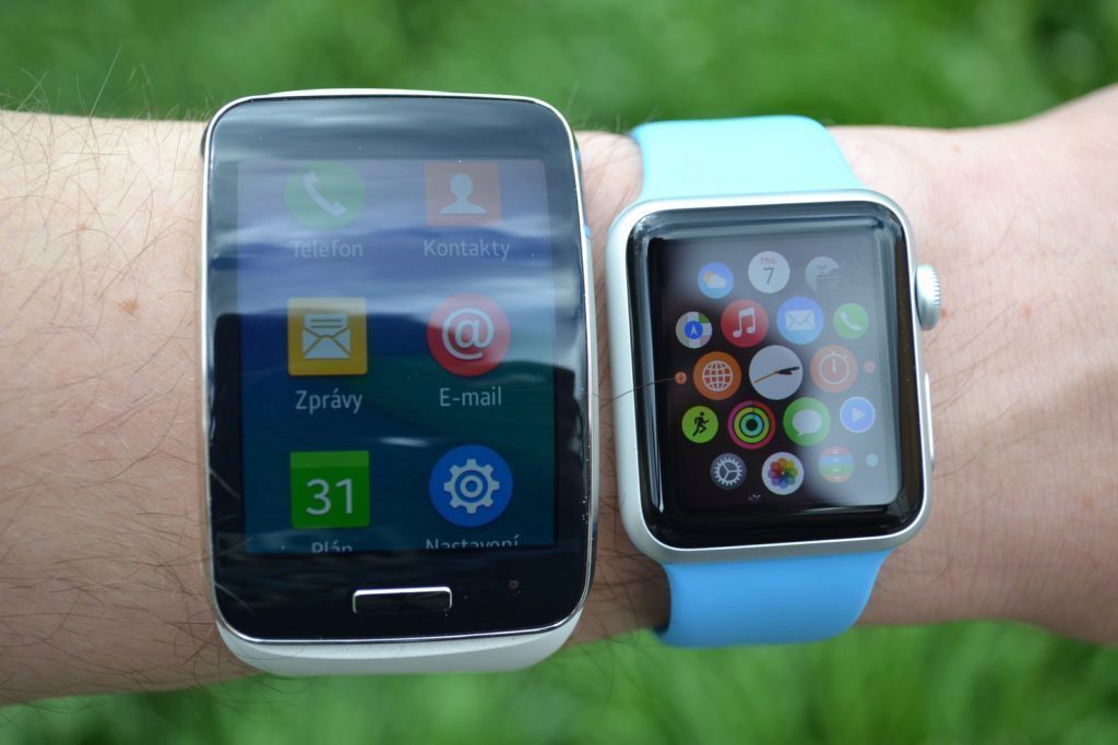 Apple Watch porovnání se Samsung Gear S