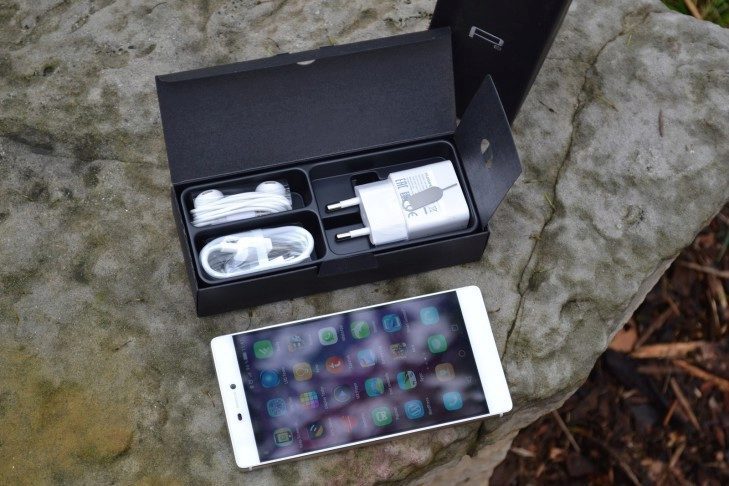 Huawei P8 - obsah balení