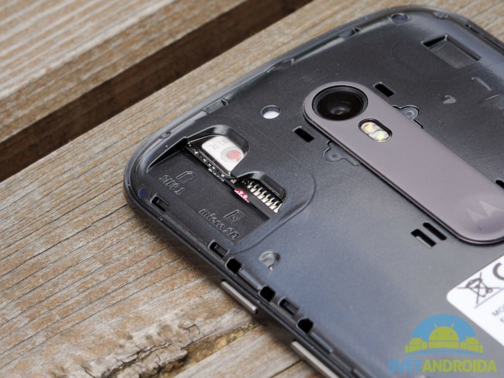 Lenovo Moto G 2015 konstrukce odejmutý zadní kryt 2