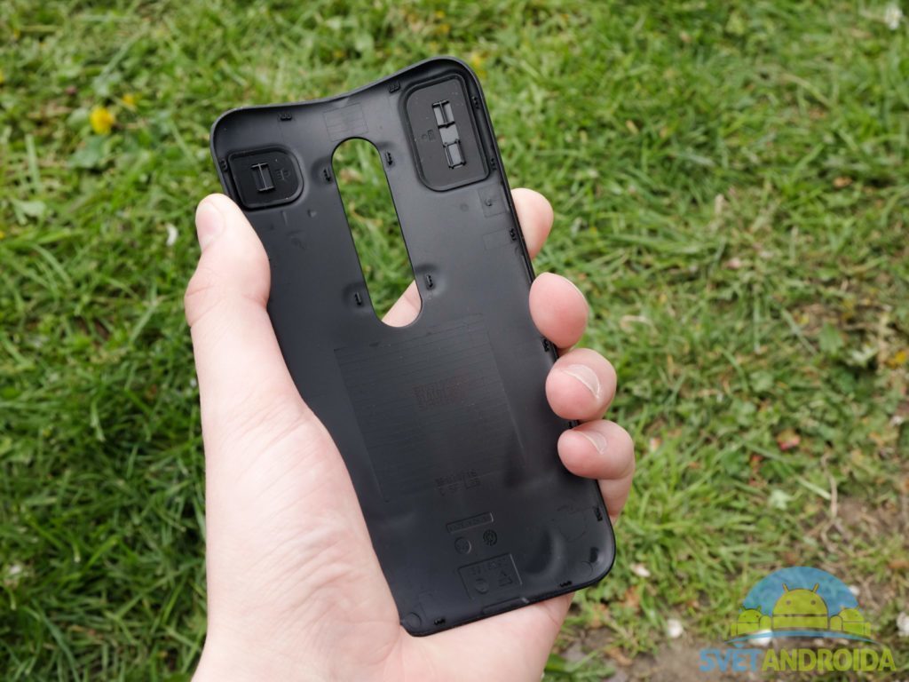 Lenovo Moto G 2015 konstrukce odejmutý zadní kryt 3