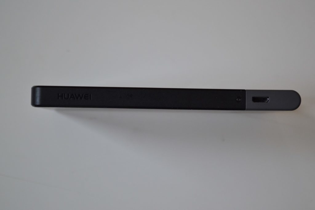 Power bank Huawei AP006 boční strana 2
