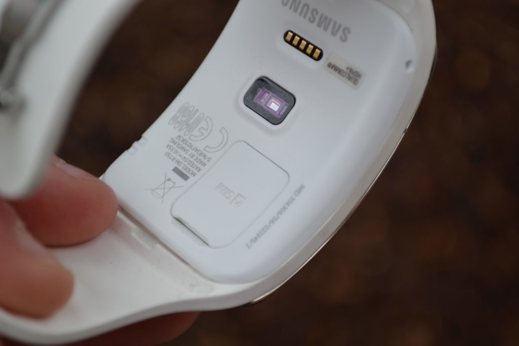 Samsung Gear S zadní část 3