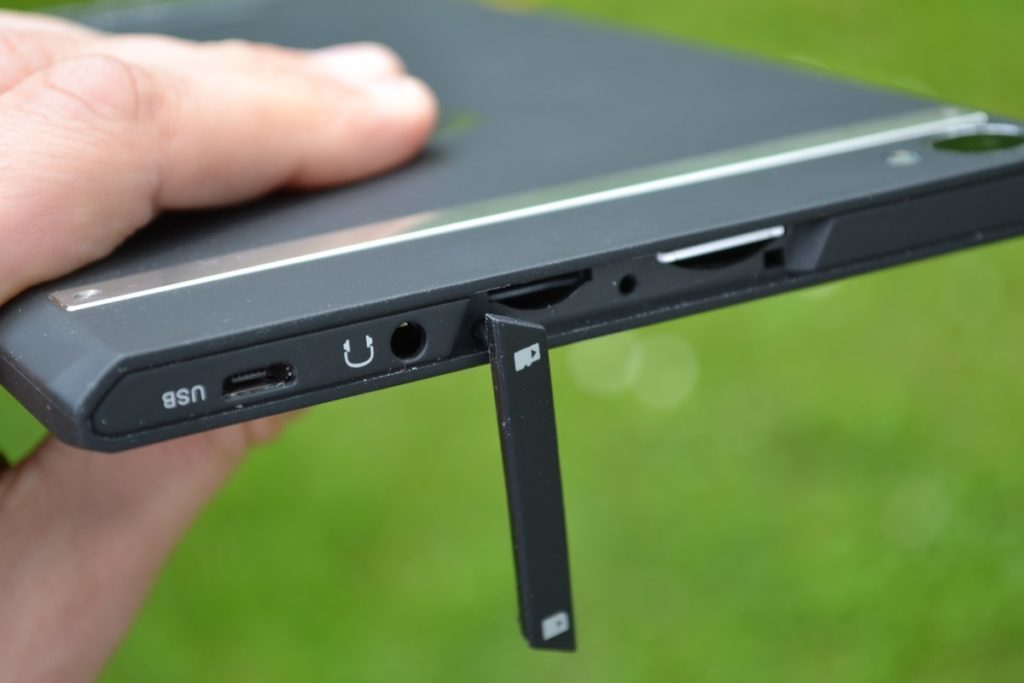 Prestigio MultiPad Consul 7008 4G otevřené krytky