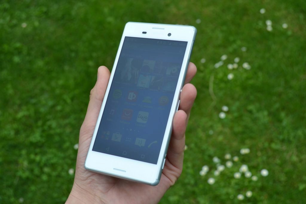Sony Xperia M4 Aqua přední strana telefonu 3