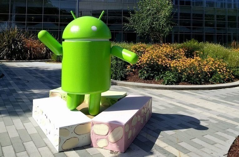 Android Nougat Statue e1467611722842