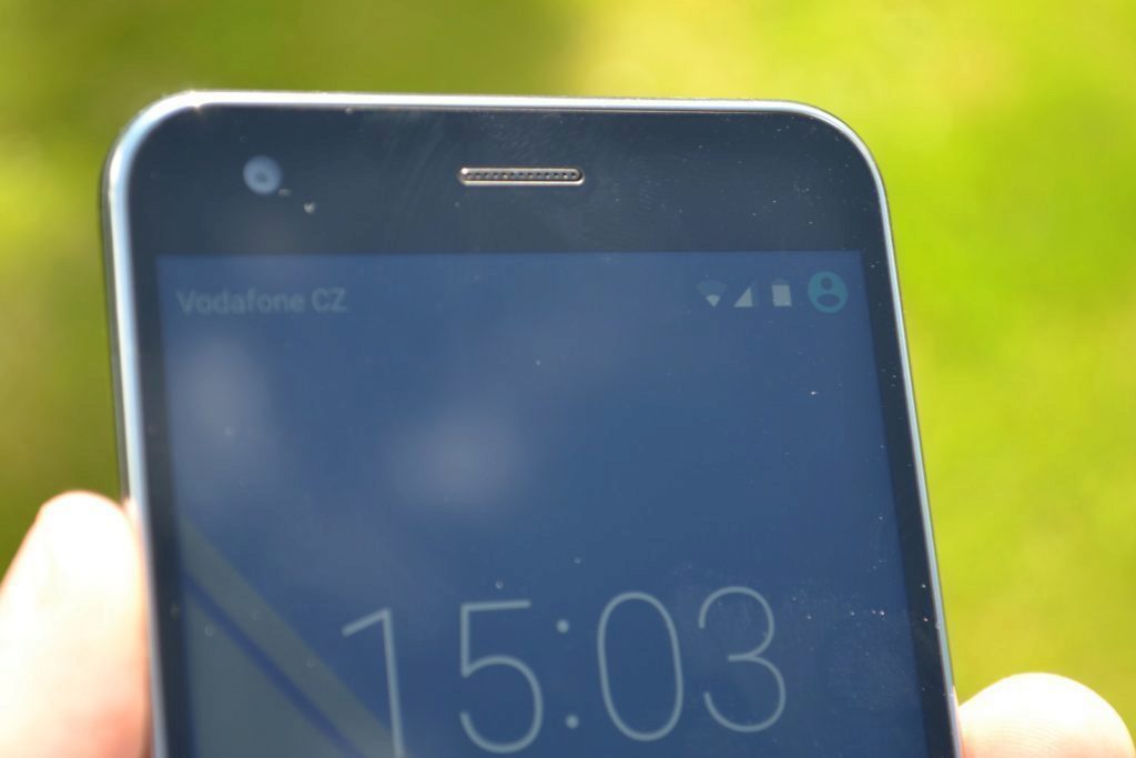 Vodafone Smart ultra 6 konstrukce senzory a objektiv