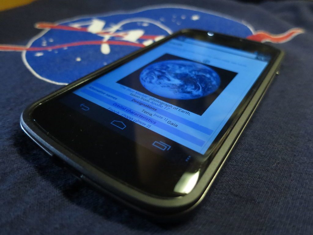 Nexus 4 (autor: Marcus Qwertyus)