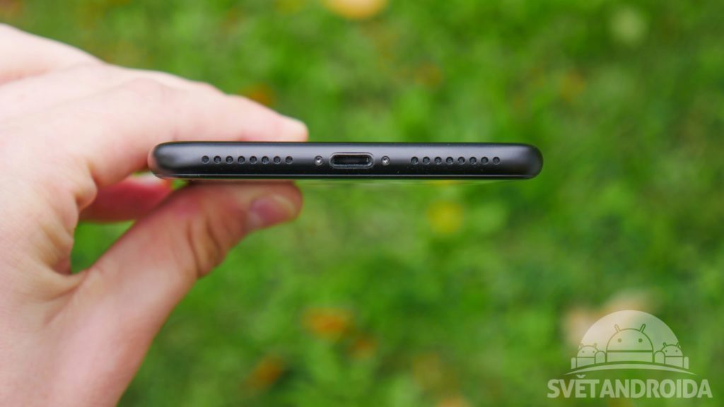 Apple iPhone 7 Plus konstrukce lightning