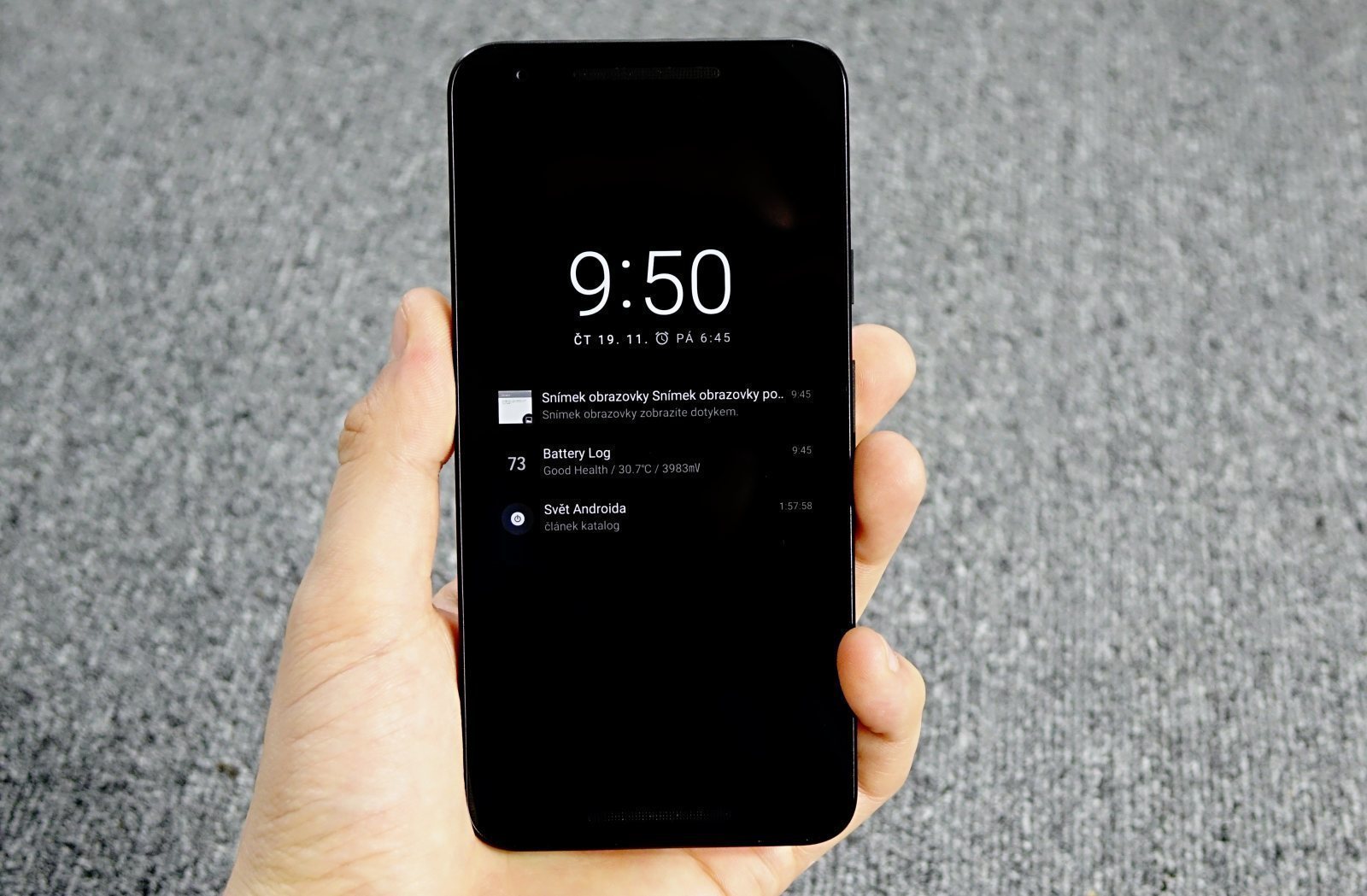 Nexus 5X aktivní notifikace