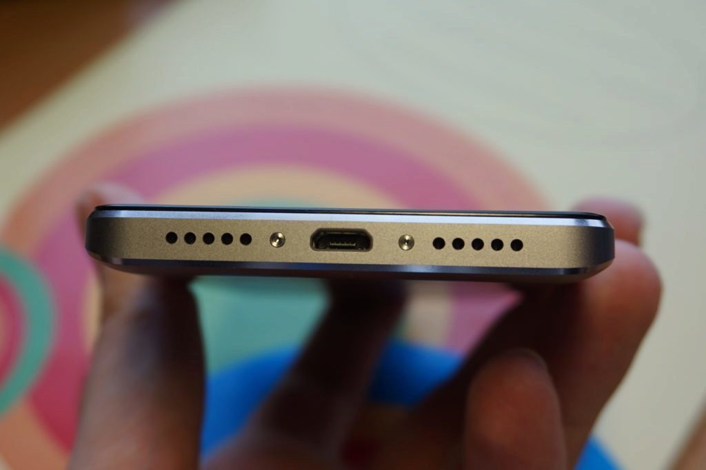 Xiaomi Redmi 4 spodní strana