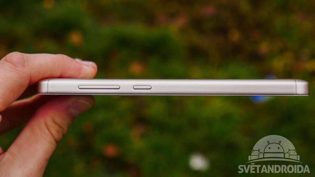 Xiaomi Redmi 4A konstrukce bok