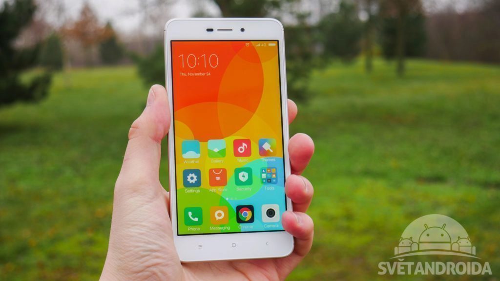 xiaomi-redmi-4a-konstrukce-drzeni-v-ruce