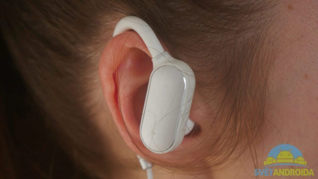 Xiaomi Mi Sports Bluetooth konstrukce v uchu