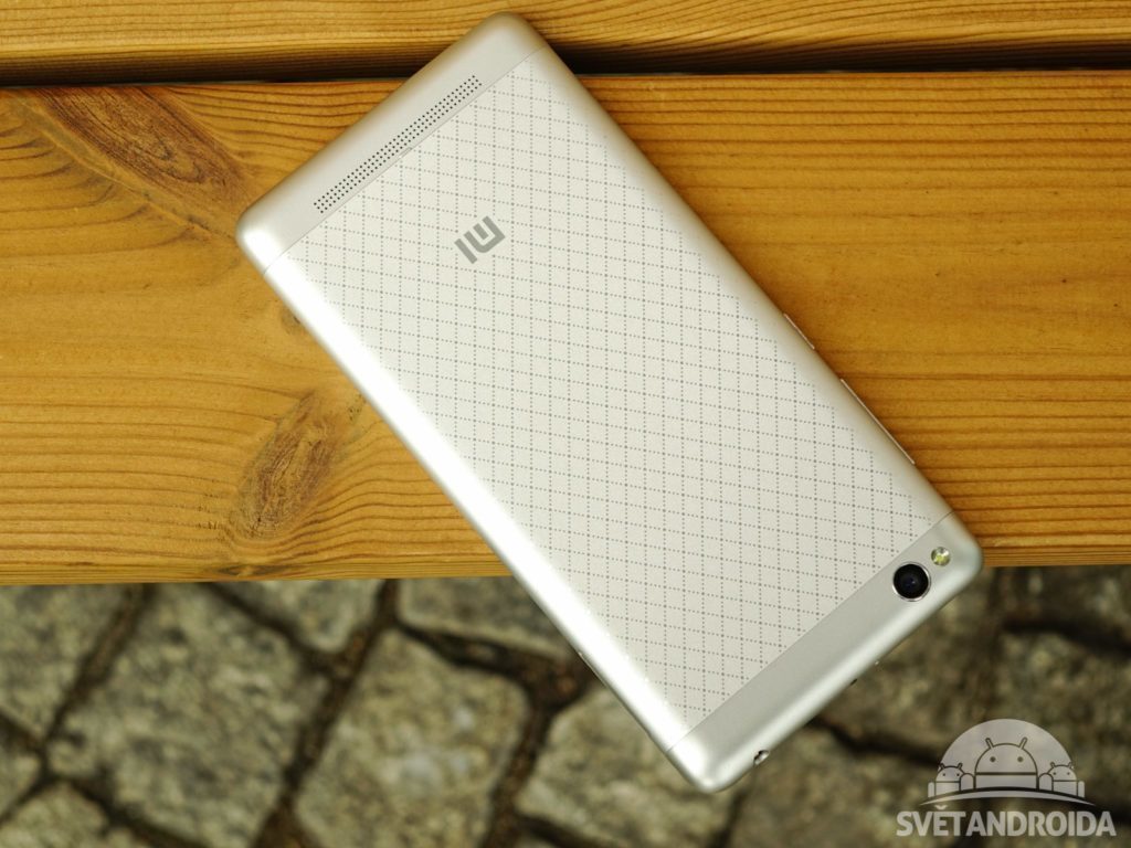 Xiaomi Redmi 3 konstrukce pohled zezadu 4