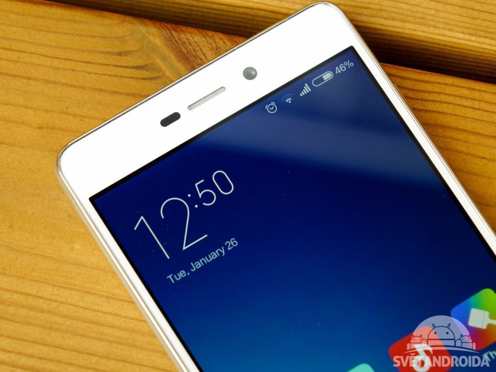 Xiaomi Redmi 3 konstrukce rámeček nad displejem