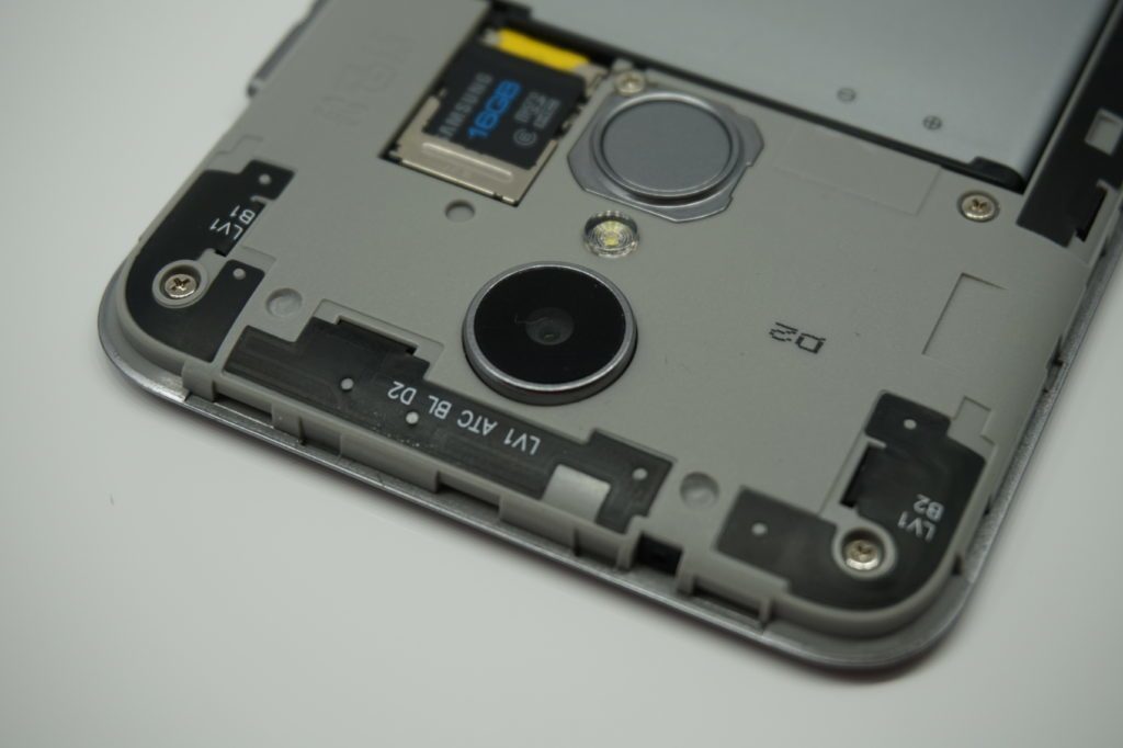 LG K4 2017 fotoaparát