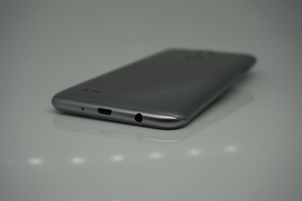 LG K4 2017 konektory