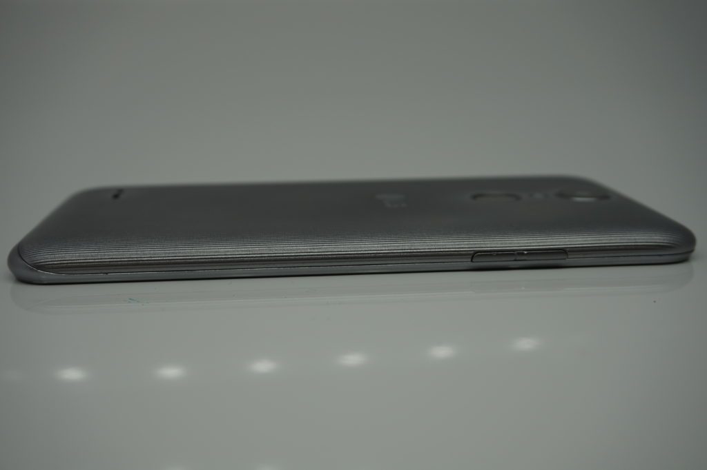 LG K4 2017 ovládání hlasitosti