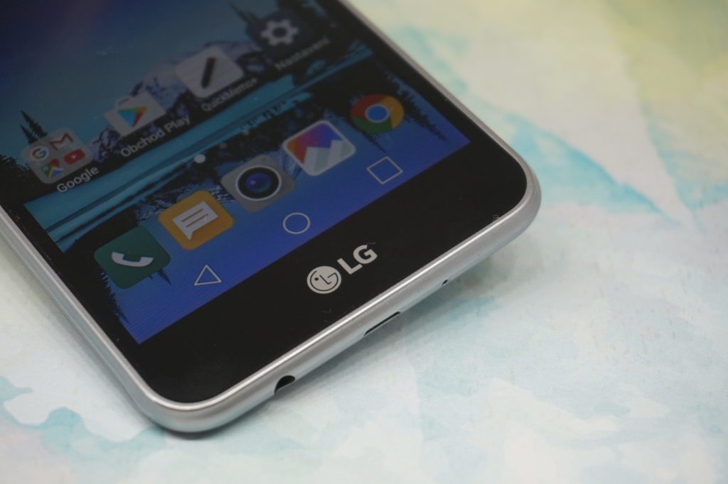 LG K4 2017 spodní strana
