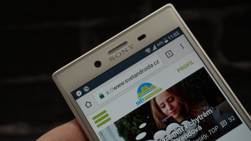 Sony Xperia X Compact displej