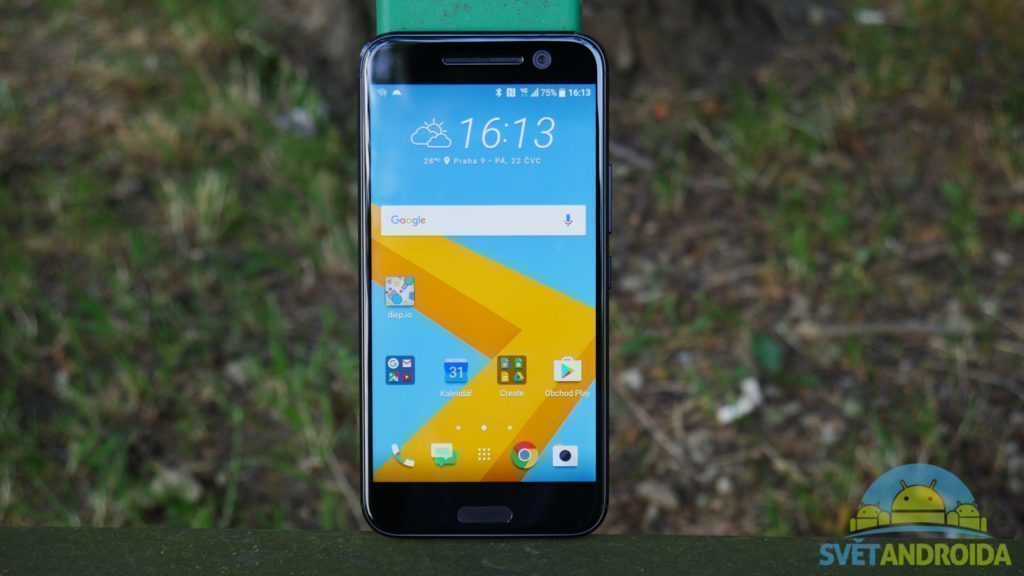 HTC 10 -konstrukce, přední strana