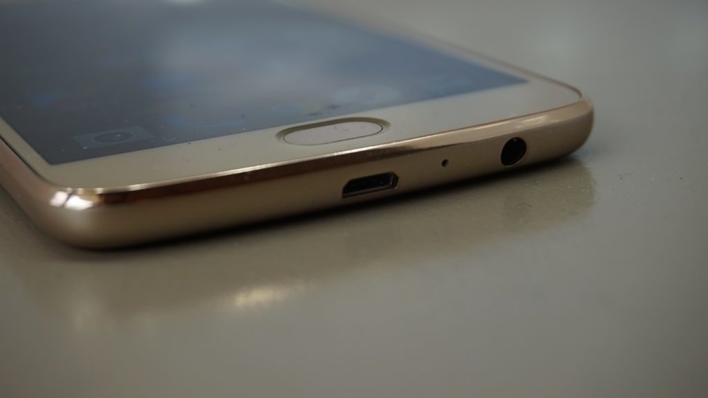Moto G5 Plus konstrukce 4