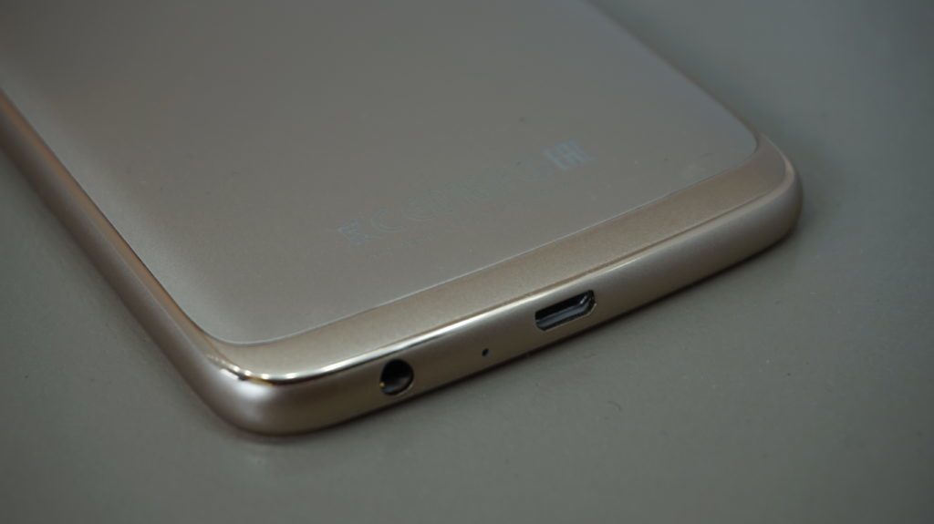 Moto G5 Plus konstrukce 5