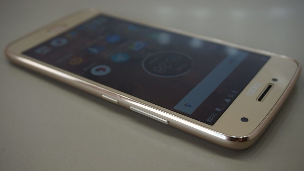 Moto G5 Plus konstrukce 9