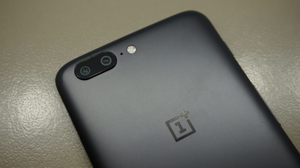 OnePlus 5 zadni strana