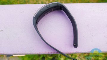 Samsung Gear Fit 2 konstrukce rozepnutý