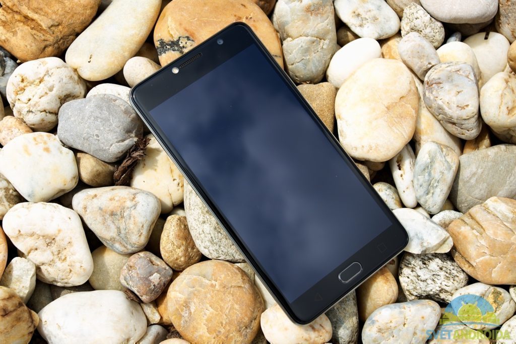 Vodafone Smart Ultra 7 predni strana