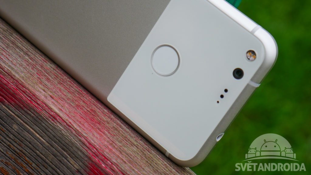 recenze google pixel konstrukce-cteck-otisku-prstu