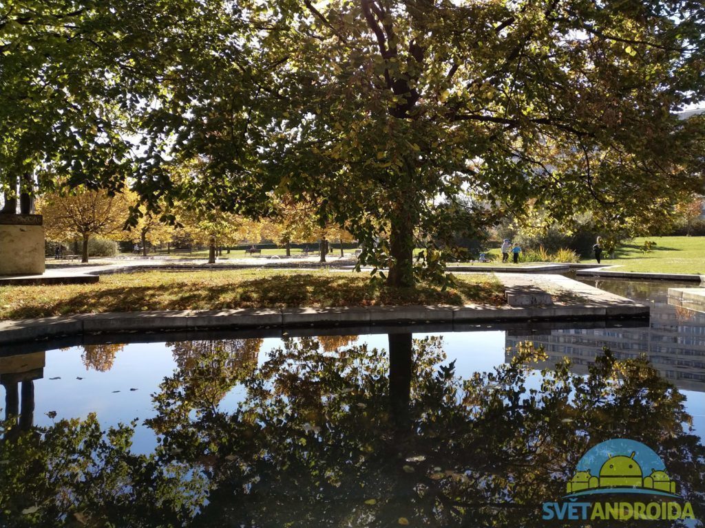 Telefon Essential Phone PH 1 porizene fotografie 1
