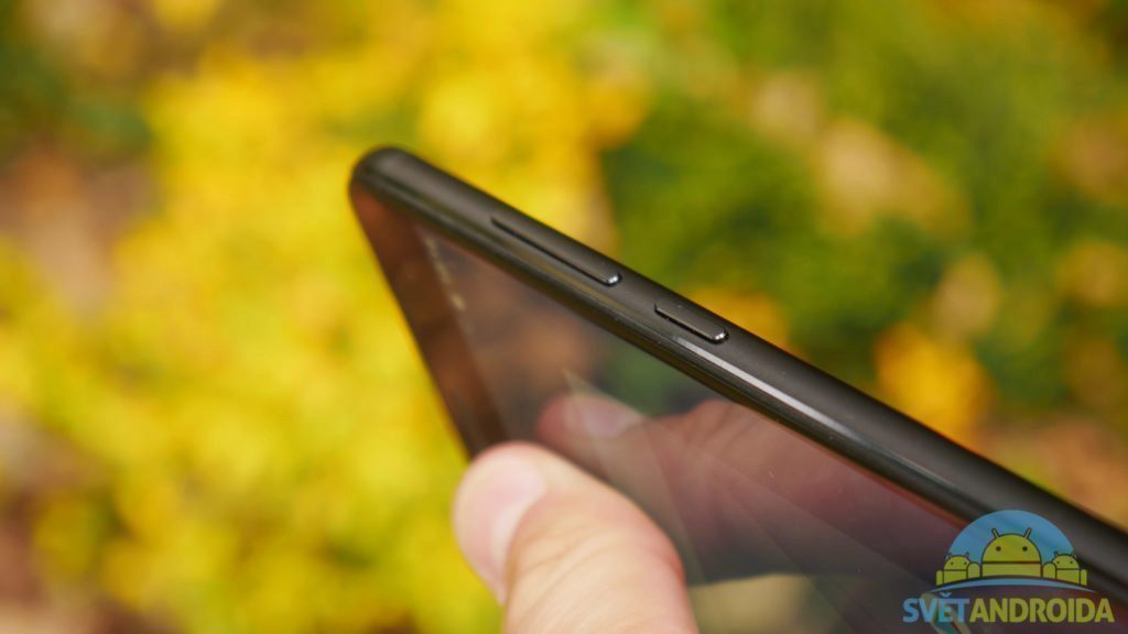 Telefon-Xiaomi-Mi-A1-konstrukce-tlacitka