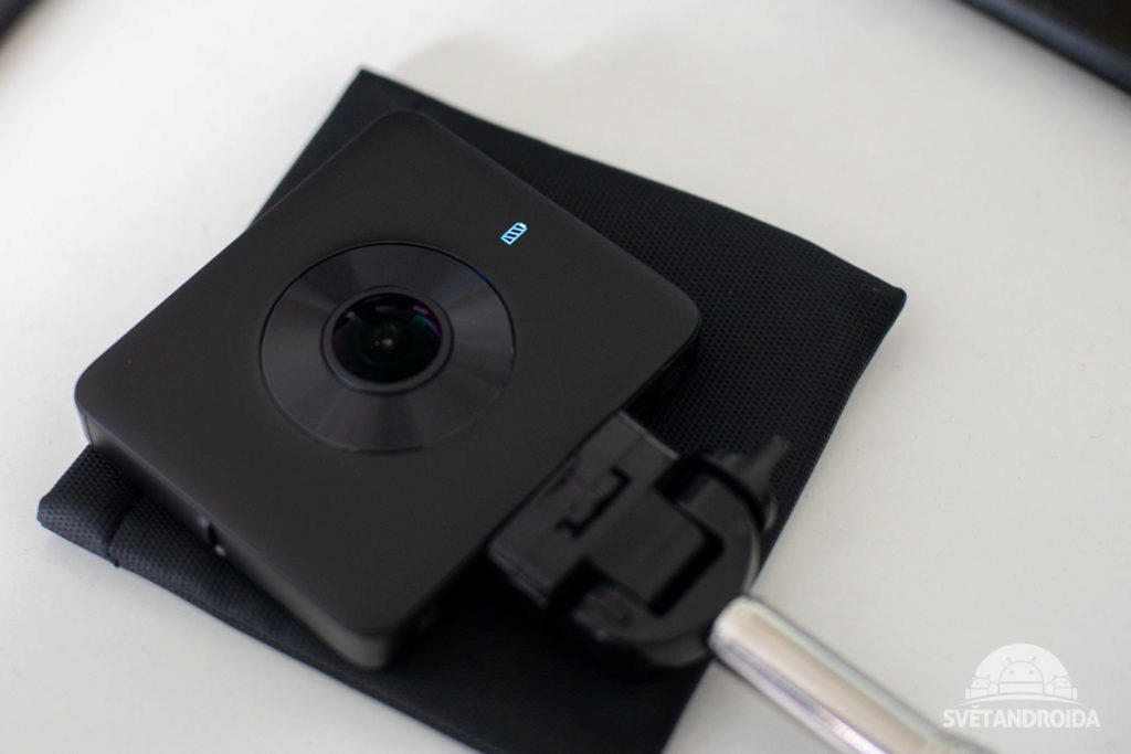 Xiaomi Mi Sphere Blikající modra indikační dioda - baterie je vybita