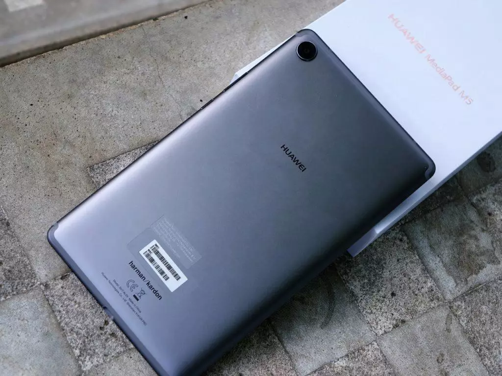 tablet huawei mediapad zadni strana