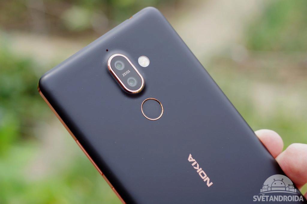 Nokia 7 Plus záda 1