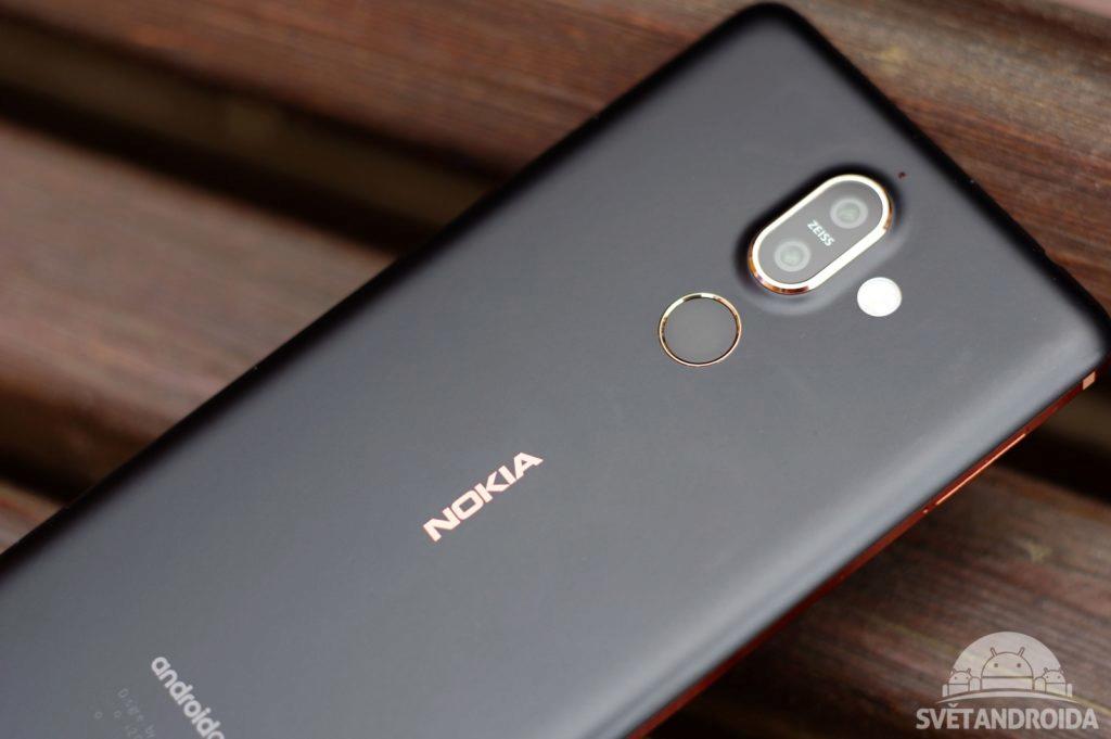 Nokia 7 Plus záda 3