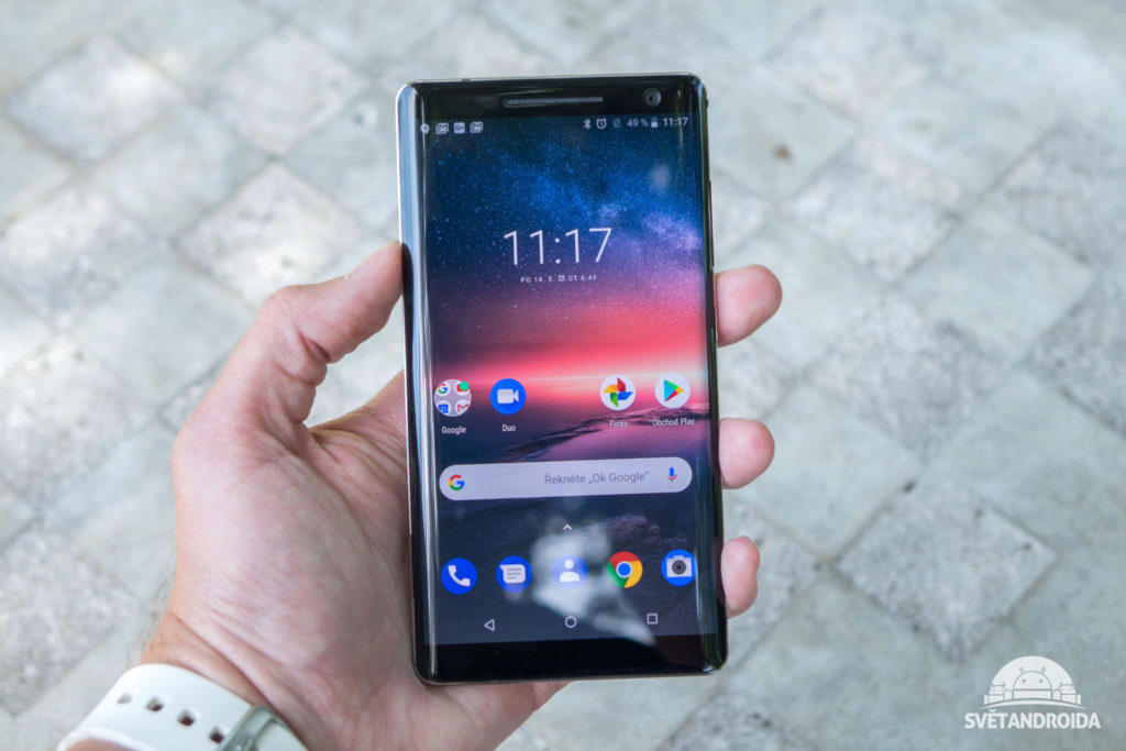 Nokia 8 sirocco má zaoblený displej