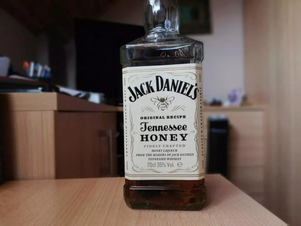 Huawei-P20-lite-foto-whisky jack daniels