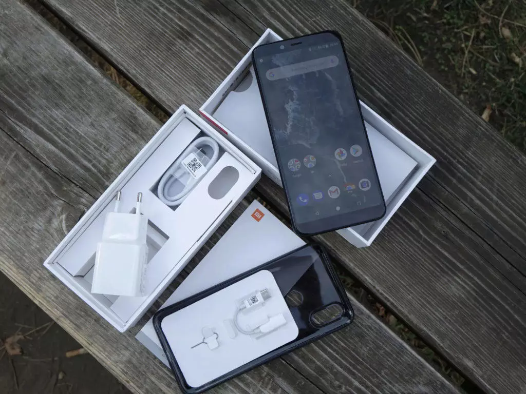 Xiaomi Mi A2 obsah baleni