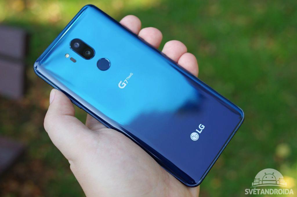 LG G7 ThinQ zadní strana