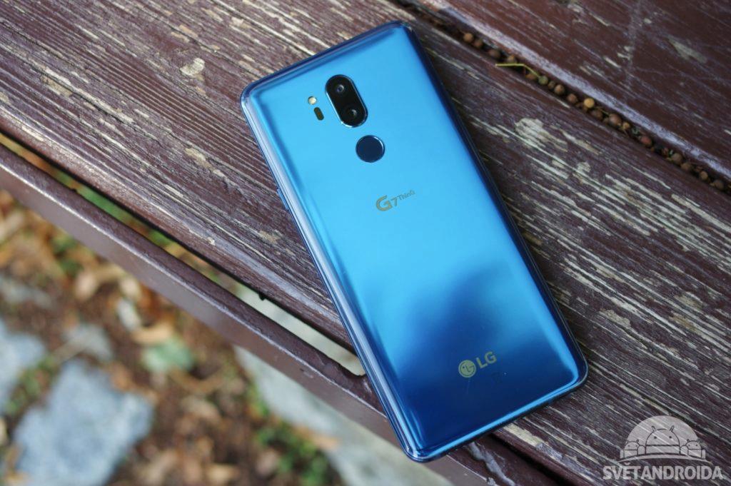 LG G7 ThinQ zadní strana