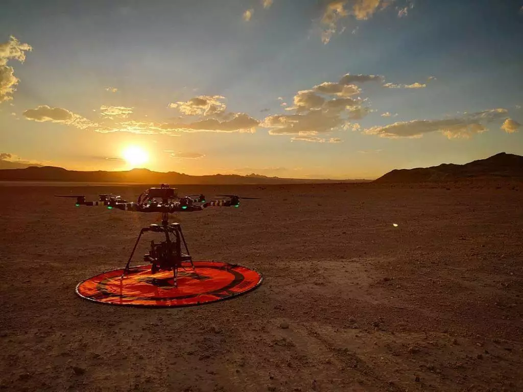 Red Hydrogen dron krajina