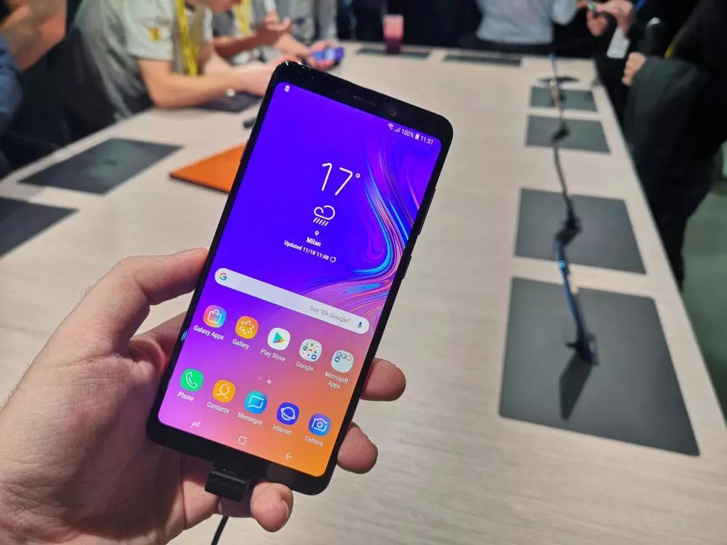 displej-samsungu-galaxy-A9