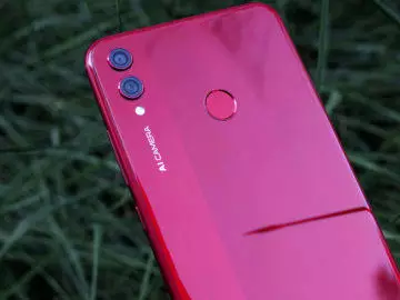 honor 8x dualni fotoaparat ctecka otisku