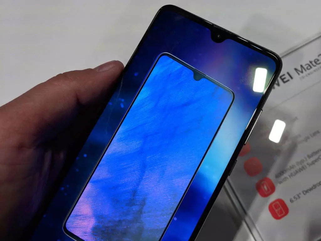 huawei mate 20 vyrez