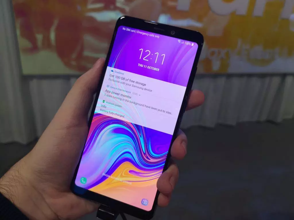 samsung-galaxy-A9-super-amoled-displej